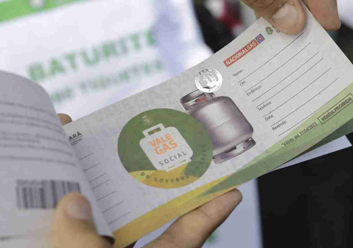 Governo do Ceará inicia nova entrega do Vale Gás Social no Sertão de Canindé e no Maciço de Baturité